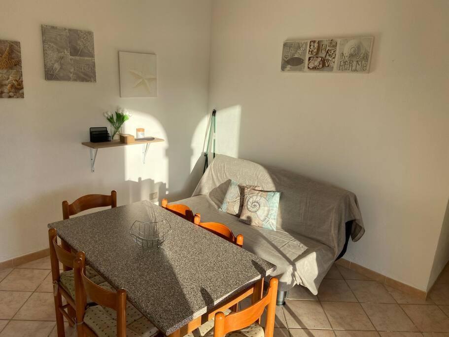 Appartamento 32 San Teodoro  Luaran gambar